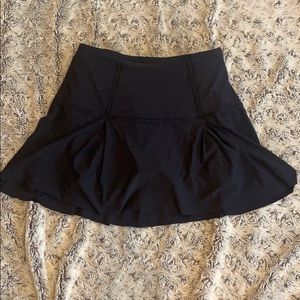 Lululemon Size 2 Black Athletic Skort